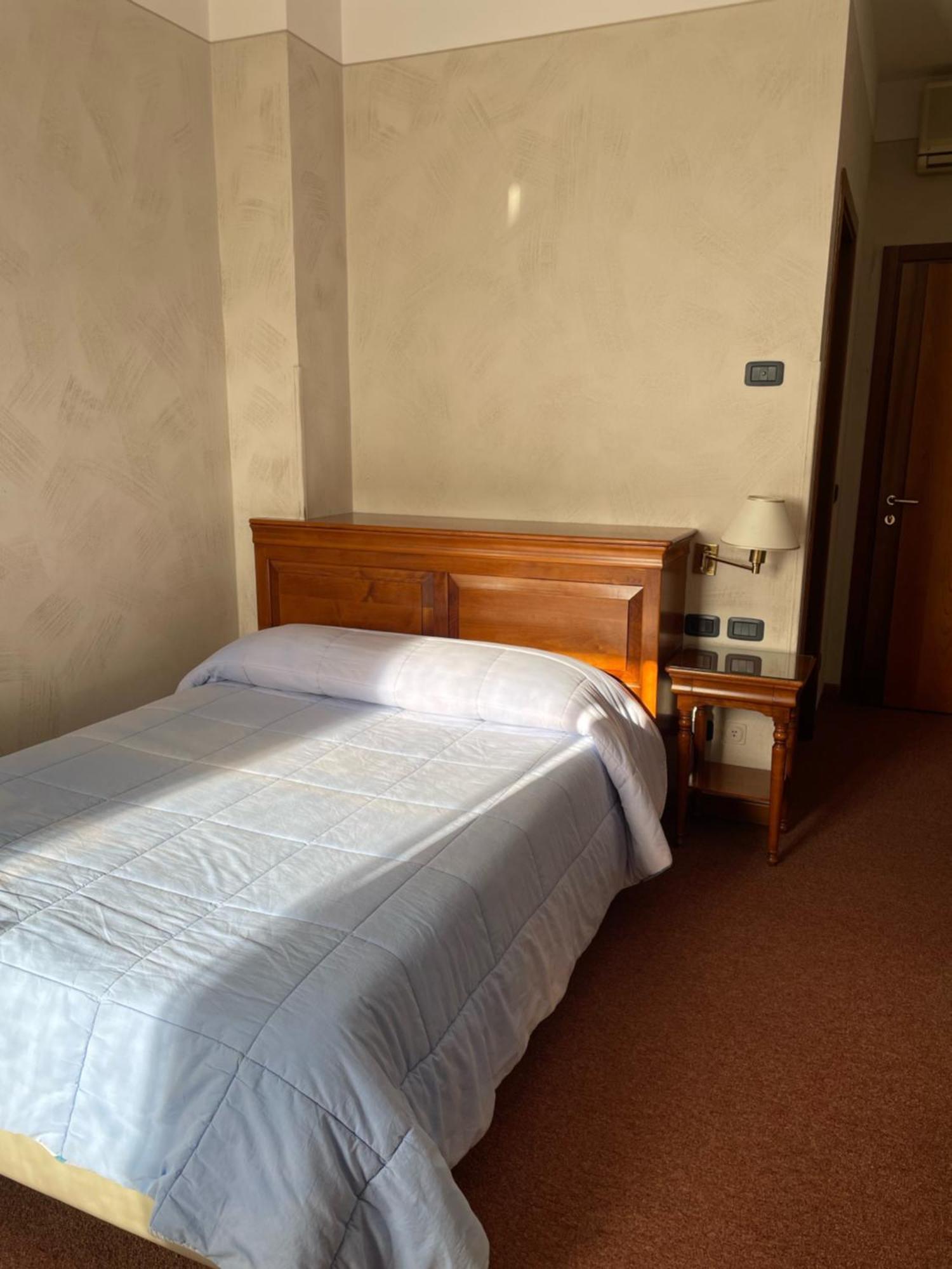 Albergo La Meridiana Castelnuovo del Garda Phòng bức ảnh